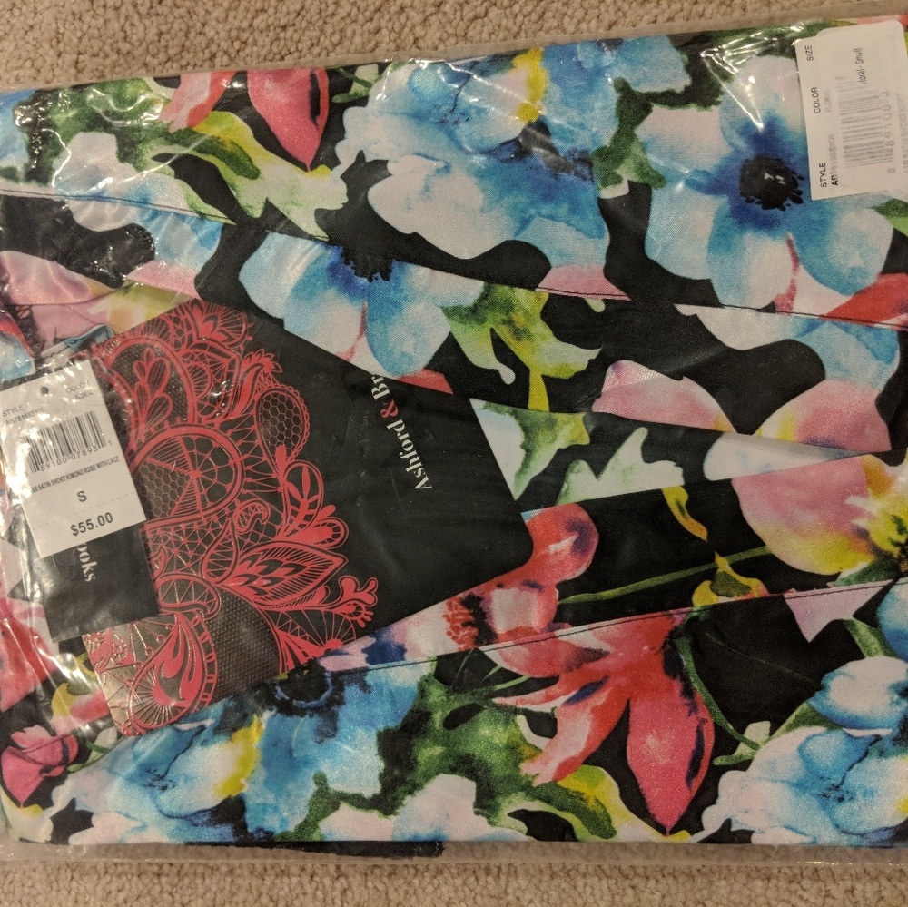 Floral Robe - Picture 4 of 4